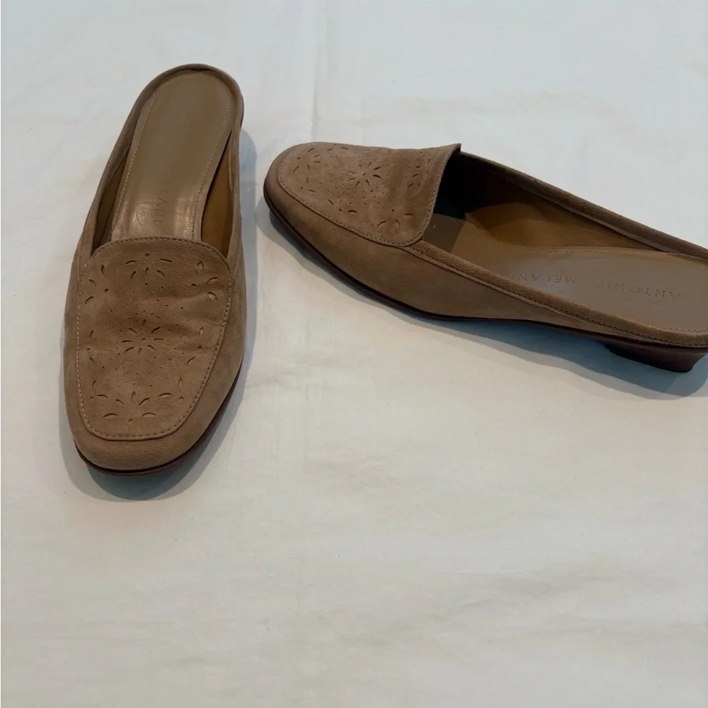 Vintage Antonio Melani Earth Tan Suede Slip-On Loafers. Size 8 EUC